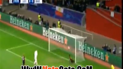 بالفيديو.. ميسي يحرز الهدف الأول لبرشلونة في باير ليفركوزن