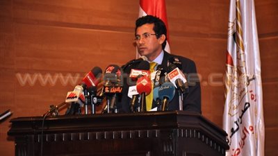وزير الرياضة ينيب «صبحي» لحضور ختام البطولة العربية لكرة الماء