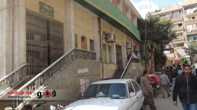 بالصور.. إضراب العاملين بالبريد والنظافة وجامعة بنها عن العمل