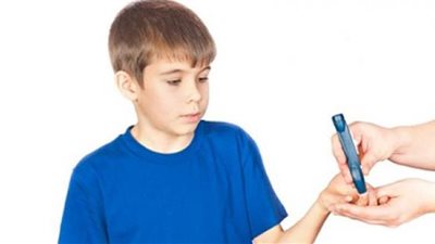 الظمأ الشديد وكثرة التبول من أعراض إصابة طفلك بالسكر