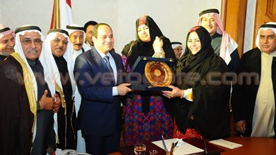 بالصور.. مشايخ رفح يهدون 