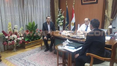 بالصور.. دراسة إقامة مصنع لإنتاج الأعلاف بتمويل صيني بالدقهلية