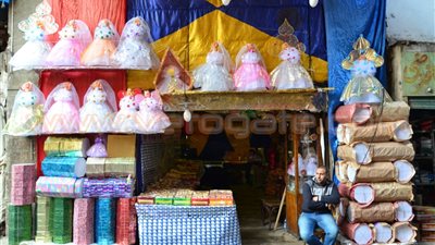 بالصور.. «حلاوة زمان عروسة حصان».. شوادر الحلوى تحتل الشوارع والميادين استعدادا للاحتفال بالمولد النبوي.. السمسمية والحمصية أشهر الأنواع الشعبية.. والباعة في انتظار موسم الانتعاش السنوي