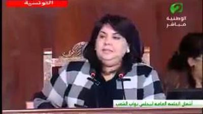 بالفيديو.. البرلمان التونسي يخفض أسعار الخمور ويرفع الجلسة للصلاة