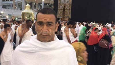 بالصور.. «الحضري» يؤدي مناسك العمرة للمرة الثانية خلال شهر