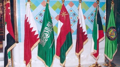 دول الخليج تدرس إقامة 