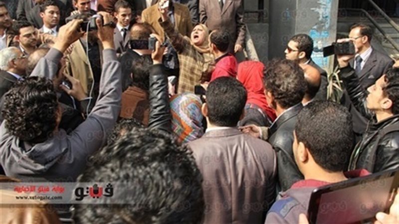 إضراب موظفى الشهر