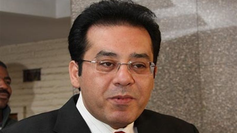 الدكتور أيمن نور
