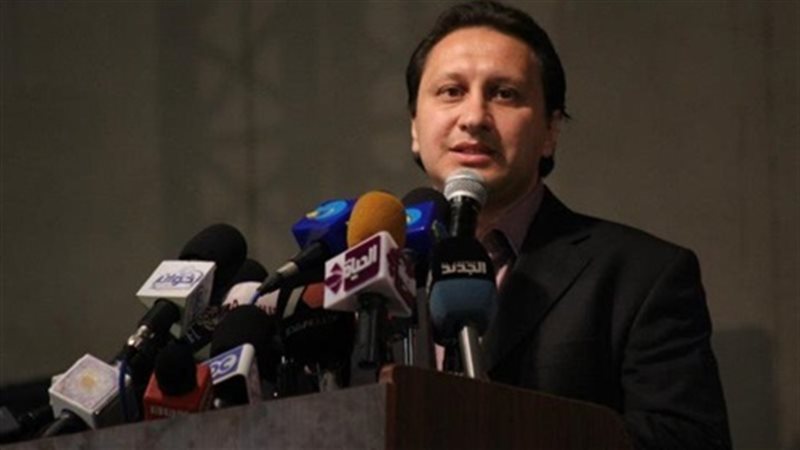 هادى خشبة مدير قطاع