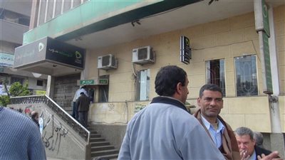 العاملون ببريد طنطا يضربون عن العمل للمطالبة بالحد الأدنى للأجور