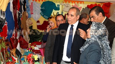 بالصور.. محافظ الشرقية يفتتح معرض منتجات المعاقين