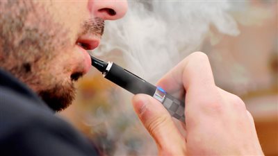 السجائر الإلكترونية تعرضك للموت المفاجئ وتدمر الرئتين