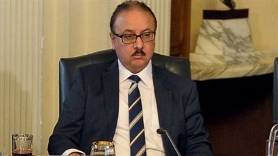 وزير الاتصالات يكلف بتطوير السنترالات بحلول يونيو 2016