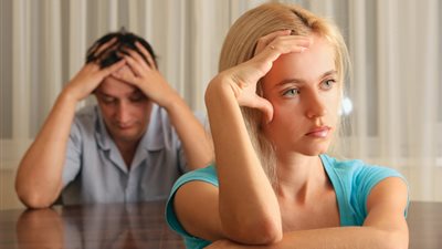 الصحفية والطبيبة والمضيفة.. مهن يخاف منها الرجال