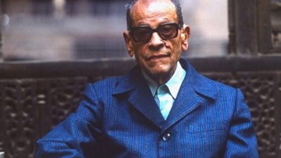 نجيب محفوظ يتذكر أيام الصبا في عيد ميلاده