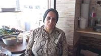 أم أيمن.. حكاية سيدة فلسطينية تعول 5 أولاد بالعريش وتناشد الرئيس بمنحها الجنسية المصرية | فيديو