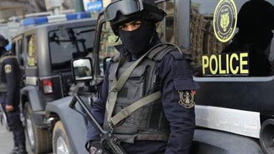 مصدر أمني يكشف حقيقة إطلاق ضابط شرطة النيران على سائق في مشاجرة بدار السلام