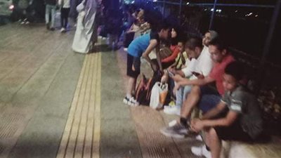 إقبال المواطنين على كورنيش الإسكندرية للاحتفال بليلة عيد الأضحى | صور