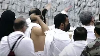 بث مباشر.. حجاج بيت الله يبدأون رمي جمرة العقبة الكبرى