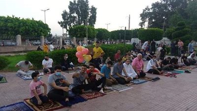 بالسيلفي والبالونات.. أهالي القليوبية يحتفلون بعيد الأضحى | صور