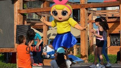 مظاهر الاحتفال بالعيد في أول أيامه.. رقص الفتيات على كورنيش النيل.. الحضور الطاغي للكشري في حديقة الفسطاط.. والرقص بالأحصنة في سوهاج