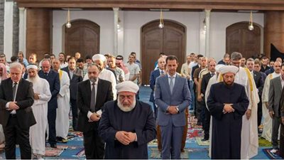 الرئيس السوري يؤدي صلاة عيد الأضحى في مدينة حمص | صور