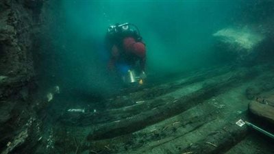 اكتشاف حطام سفينة حربية من العصر البطلمي بمدينة هيراكليون الغارقة | صور