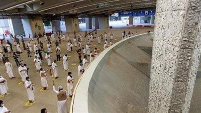 حجاج بيت الله الحرام ينتهون من رمي الجمرات