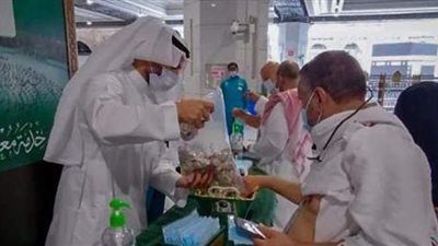 بالحلوى والبخور والشمسيات.. المسجد الحرام يستقبل الحجاج في طواف الإفاضة| صور