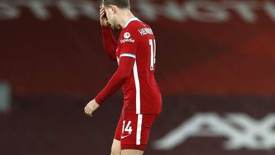 أزمة بين كلوب وملاك ليفربول بسبب هيندرسون