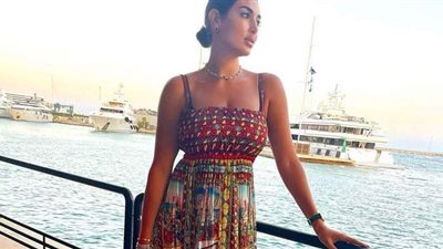 ياسمين صبري تستمتع بالبحر في العيد