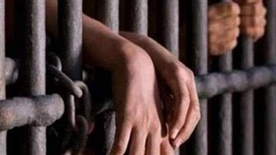 حبس بائع متجول لاتهامه بقتل عامل طعنا بمطواة في المرج