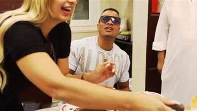 أخبار الفن اليوم: حقيقة خطوبة حسن شاكوش ومي حلمي.. القصة الكاملة لأزمة صور نيرمين الفقي.. هاني شاكر يختار من يجسد قصة حياته