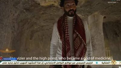 خالد النبوي: تدخلت في مشهد نقل المومياوات.. وهذا سر كوفية المعبد اليهودي