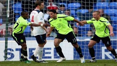 بعد تحوله للظاهرة رونالدو.. صحيفة بريطانية تضع عمرو زكي ضمن قائمة عجائب البريميرليج