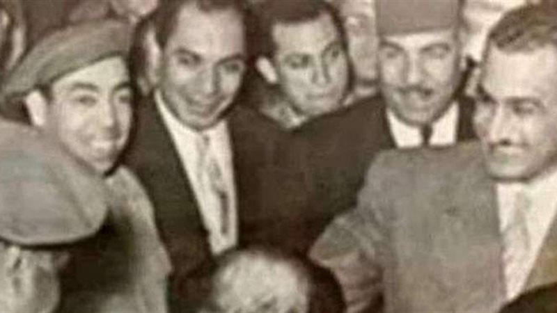 عبد الناصر مع أسرة