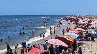 إقبال كبير على مصيف بلطيم في ثاني أيام العيد | صور