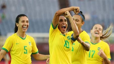 لاعبتا المنتخب البرازيلي تدخلان تاريخ كرة القدم في الأولمبياد
