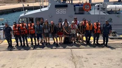 القوات البحرية تنقذ يختا سويسريا على متنه 10 أفراد