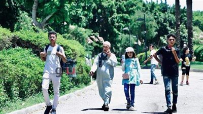 بث مباشر.. إقبال كبير من المواطنين على الأزهر بارك في ثاني أيام عيد الأضحى