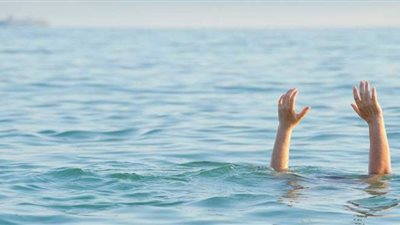 أخبار الحوادث اليوم: القبض على 3 شباب يتجولون بأسد في العين السخنة.. عامل ينهي حياته في الهرم.. غرق ربة منزل وطفلتها بحلوان