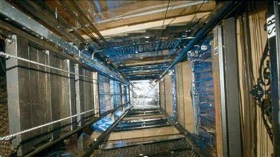 كانوا رايحين يدبحوا عجل.. مصرع جزارين وإصابة 3 سقط بهم أسانسير مصنع مفروشات بالمحلة