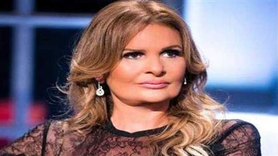 يسرا عن السوشيال ميديا: عيشنا في مجتمع مش نضيف.. وخلى ناس نجوم في 5 دقائق | فيديو