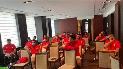 المنتخب الأولمبي يجري عمليات الإحماء استعدادا لمواجهة إسبانيا
