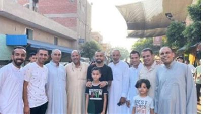 احتفالات نجوم الفن والرياضة بعيد الأضحى.. مصطفى فهمي مع زوجته في المصيف.. سعد الصغير مع أضحية العيد.. وكهربا يلطخ يديه بالدماء