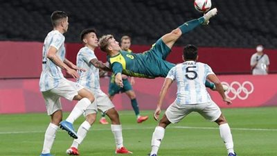 مجموعة مصر.. أستراليا تباغت الأرجنتين بهدف وطرد في الشوط الأول