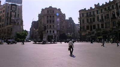 في ثاني أيام عيد الأضحى.. إقبال ضعيف على شوارع وسط القاهرة | فيديو