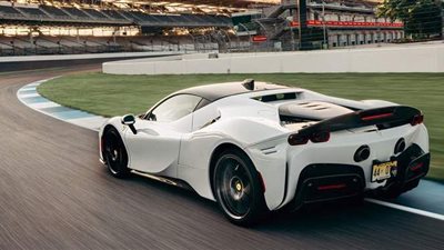 فيراري SF90 سترادال تسجل رقم قياسي جديد في موتور سبيدواي|فيديو