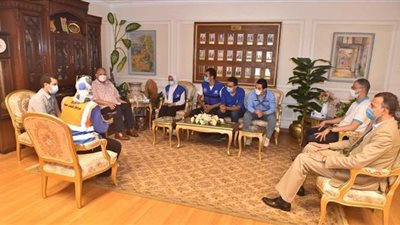 محافظ أسيوط يناقش مع شباب مبادرة YLY الأنشطة الثقافية وتنظيم فعاليات كبرى | صور