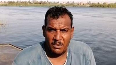 بث مباشر .. جبريل أصغر متطوع لانتشال جثث الغرقى من النيل بقنا